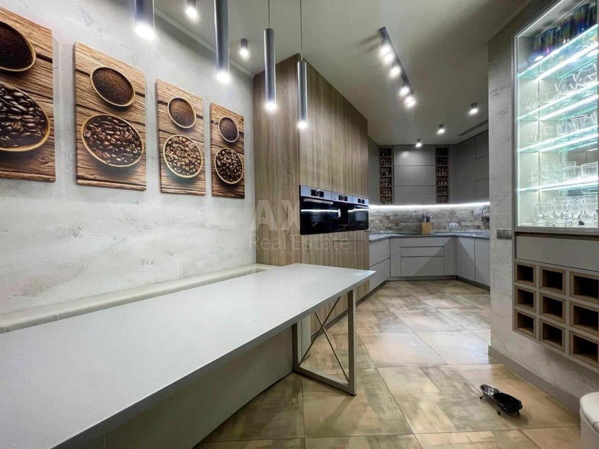 3k apartment vul. Vasylya Tyutyunnyka 52/1635100