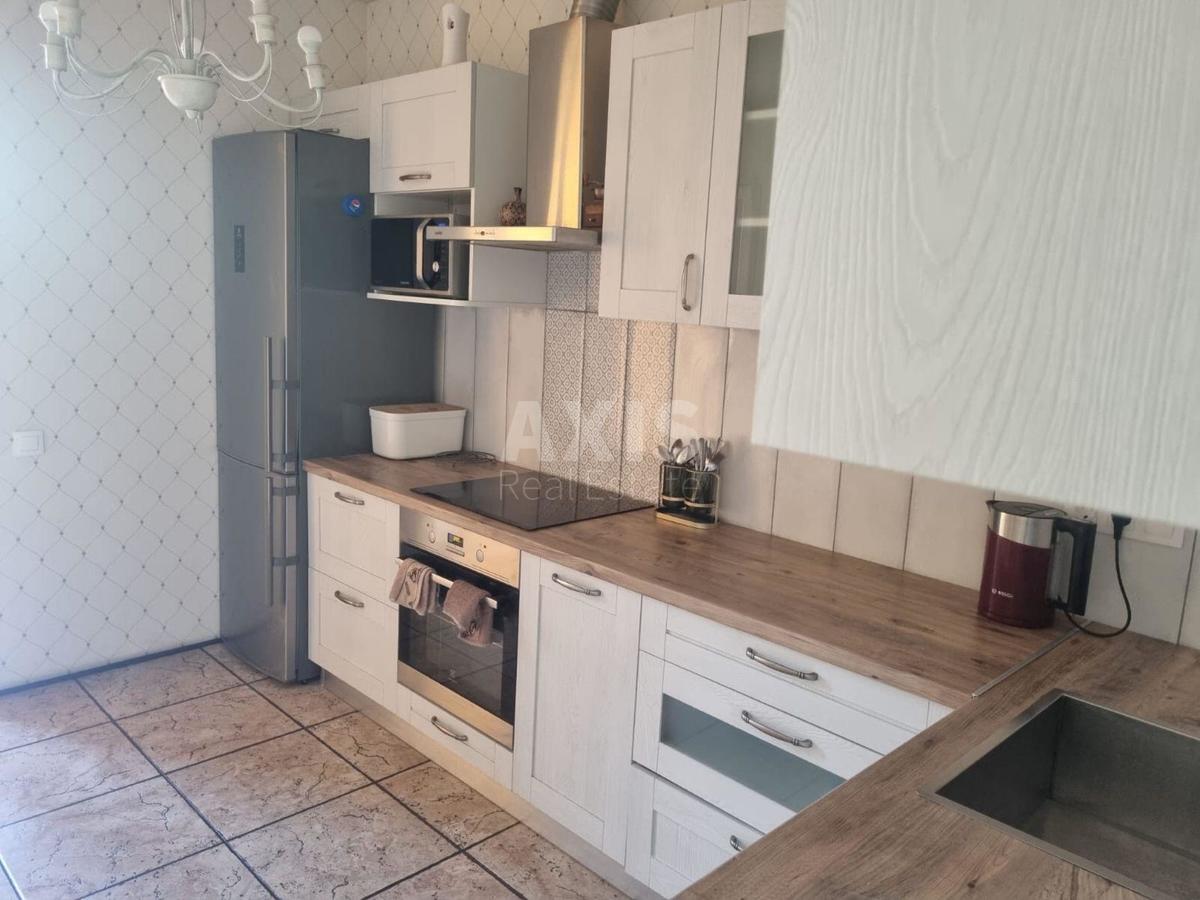 3k apartment vul. Lebedjeva Mykoly 4/39А