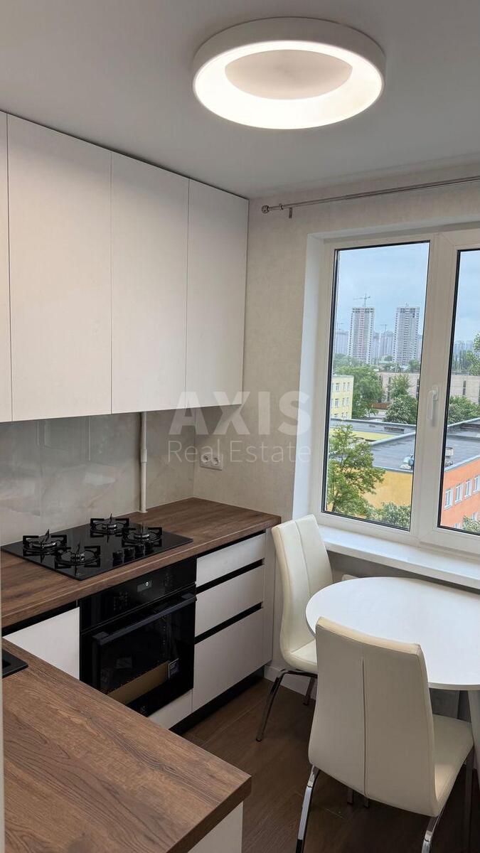 2k apartment nab. Dniprovs'ka 11