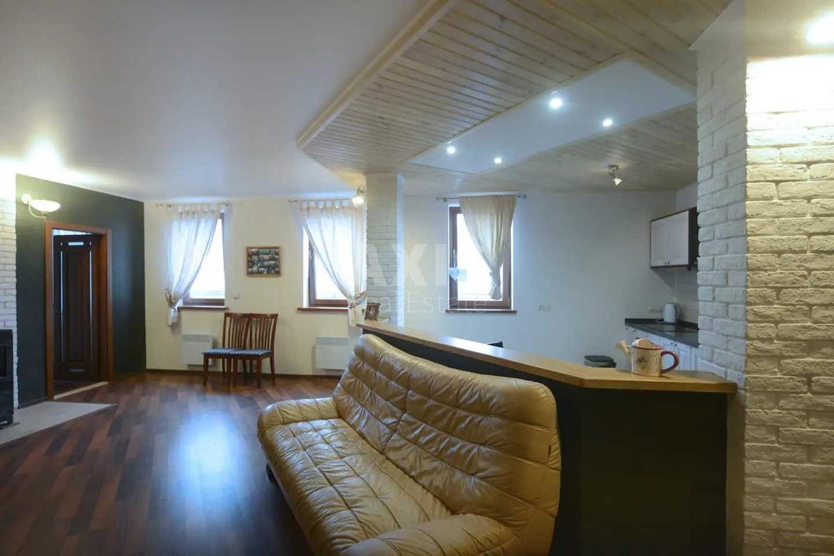 4k apartment vul. Volodymyrs'ka 451