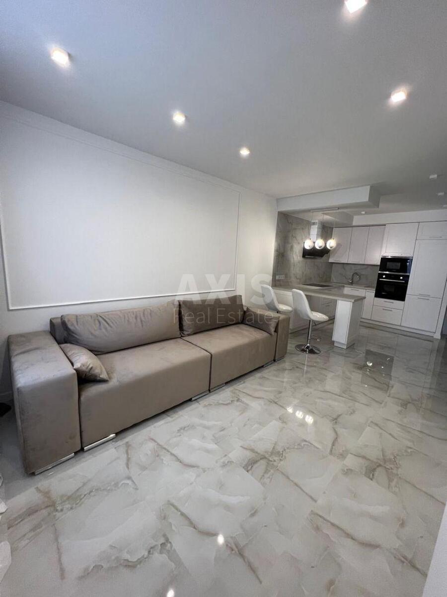 1k apartment vul. Sverstjuka Jevgena 4591012