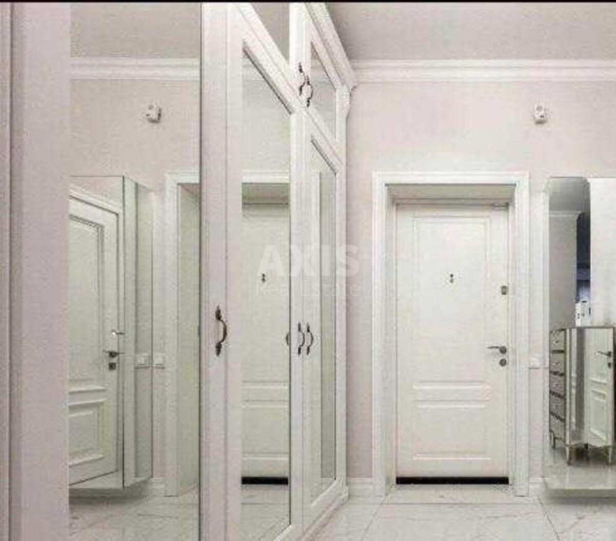 3k apartment vul. Predslavyns'ka 575