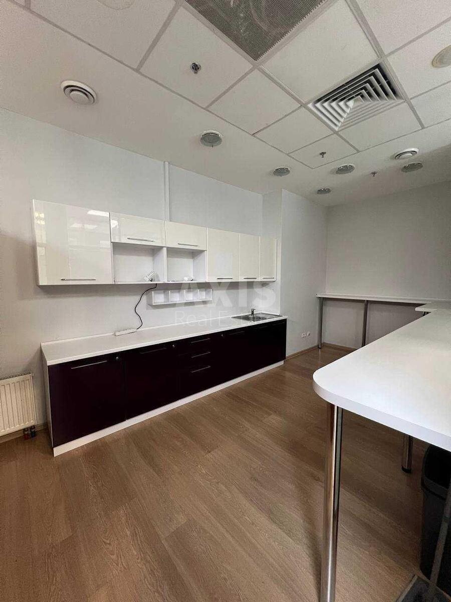 Office vul. Brats'ka 6, 172m24