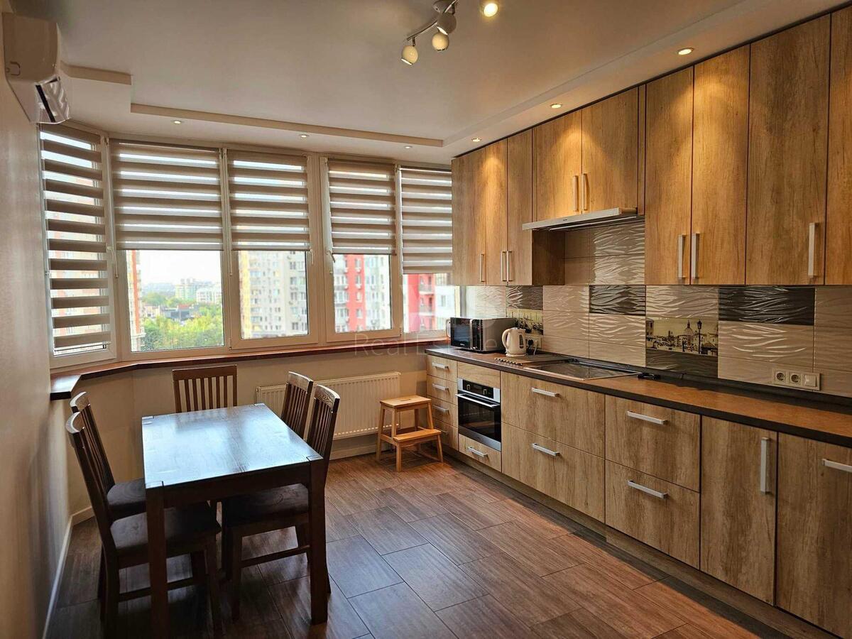 3k apartment vul. Yulia Zdanovska 46/17