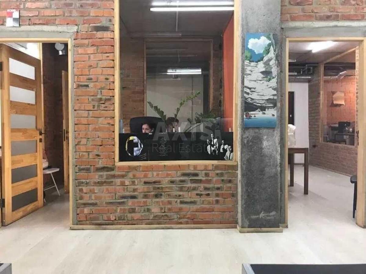 Office vul. Soljana 70, 198m25