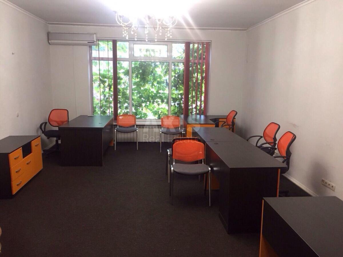 Office vul. Lobanovs'kogo 30, 300m2573794