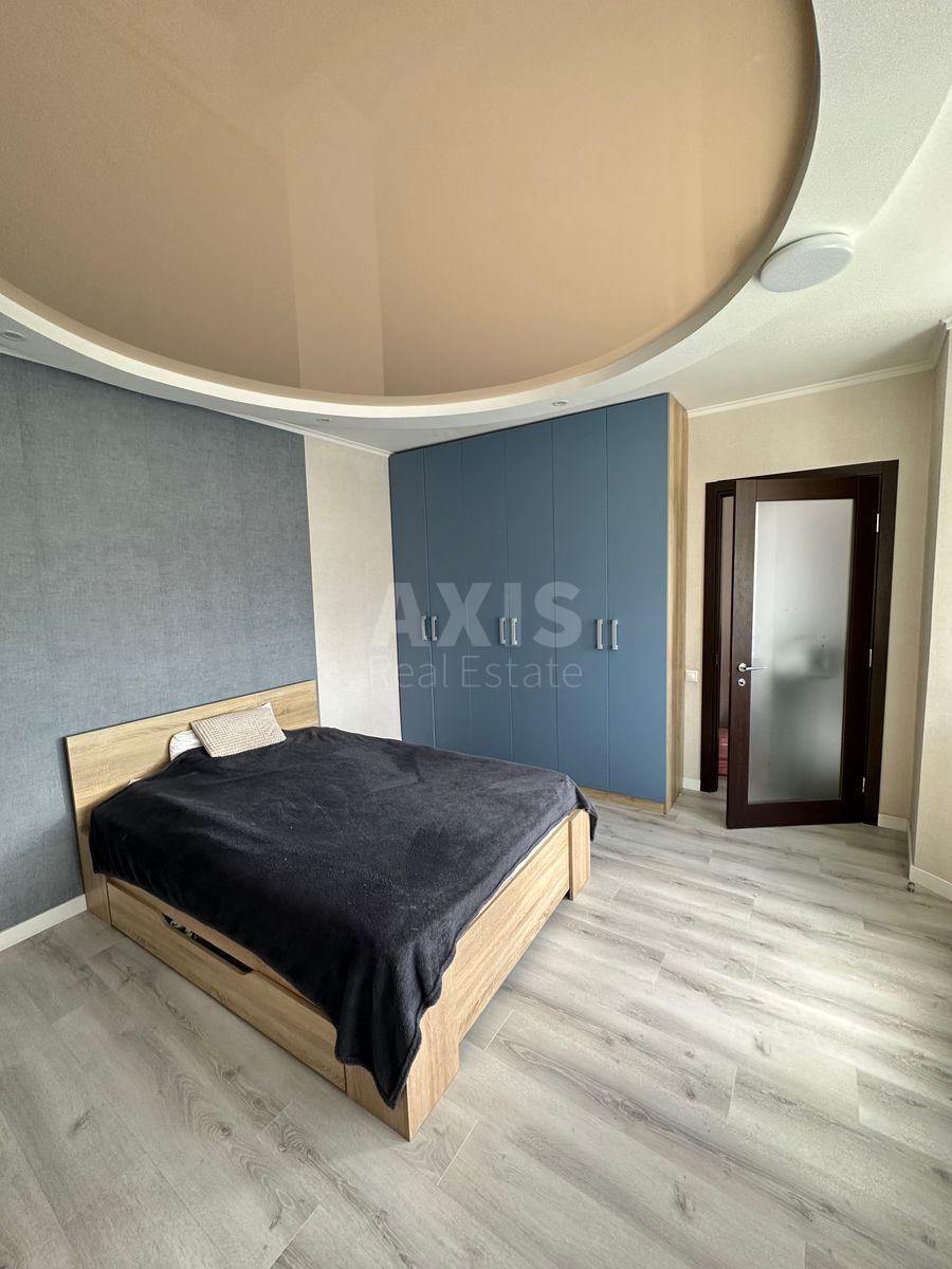 3k apartment vul. Urlivs'ka 11/447