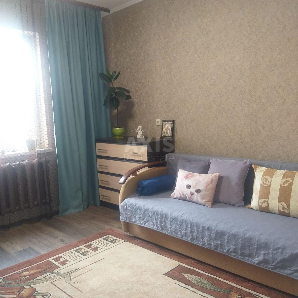 3k apartment vul. Sribnokil's'ka 81