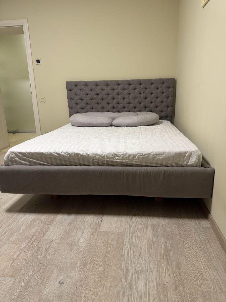 1k apartment vul. Koloskova 1Б596542