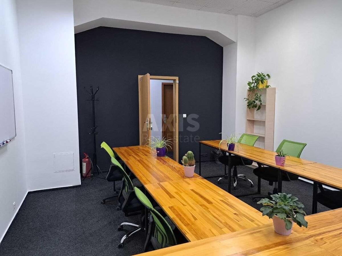Trade object vul. Hohlovyh Sim'i' 8, 40m2