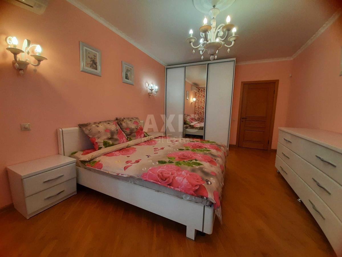 4k apartment pr-t Lobanovs'kogo 4Ж11