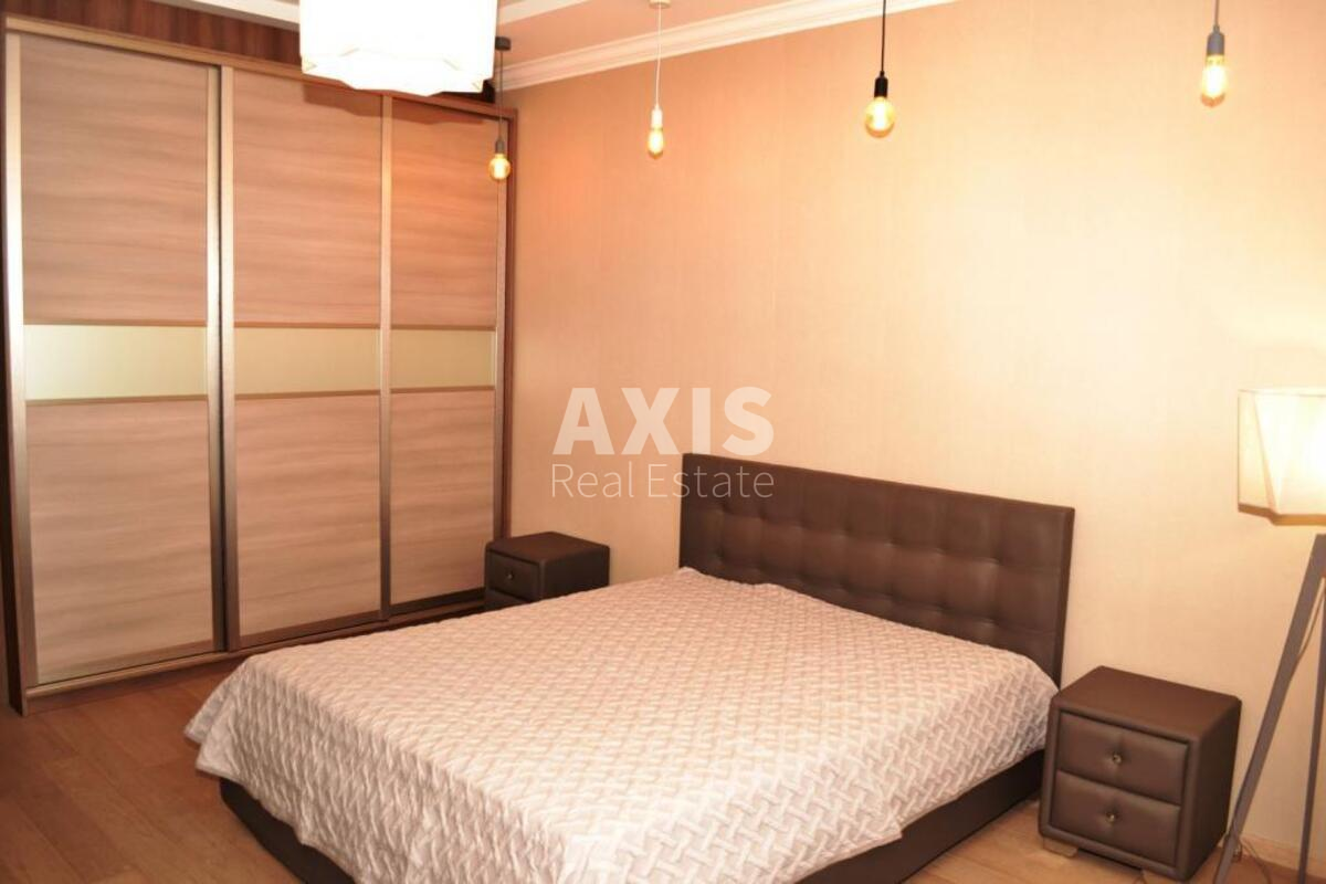 1k apartment vul. Dragomyrova Myhajla 202