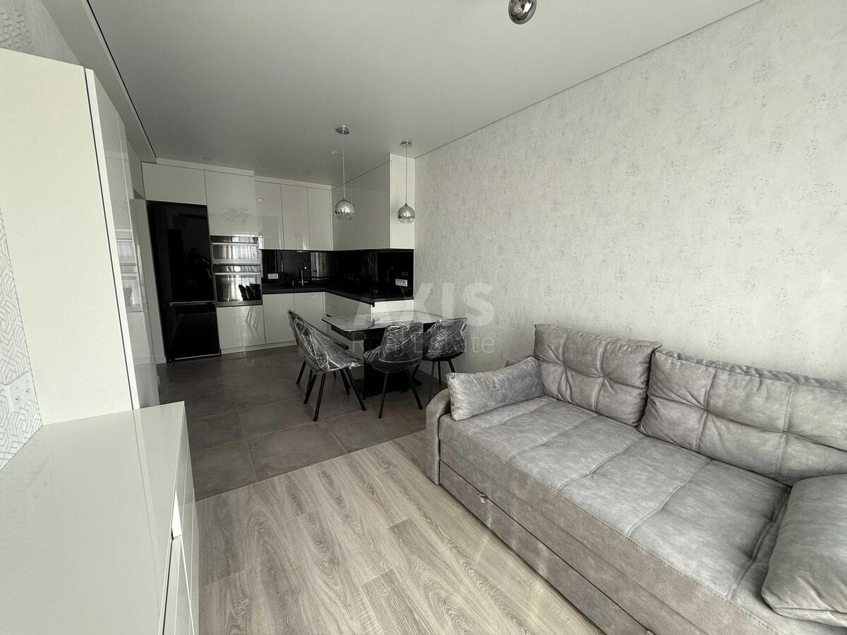 2k apartment vul. Myhajla Maksymovycha 240