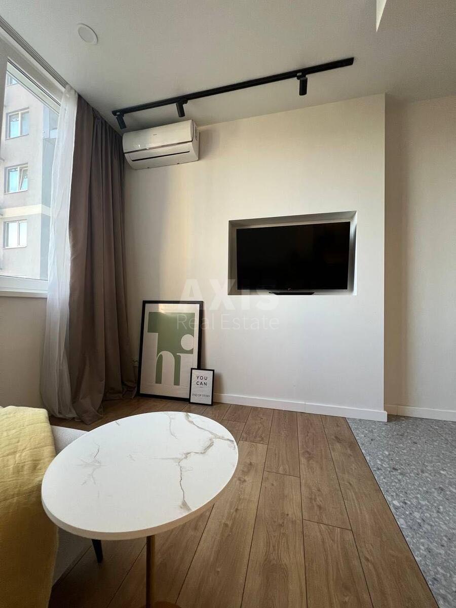2k apartment vul. Revuc'kogo 40