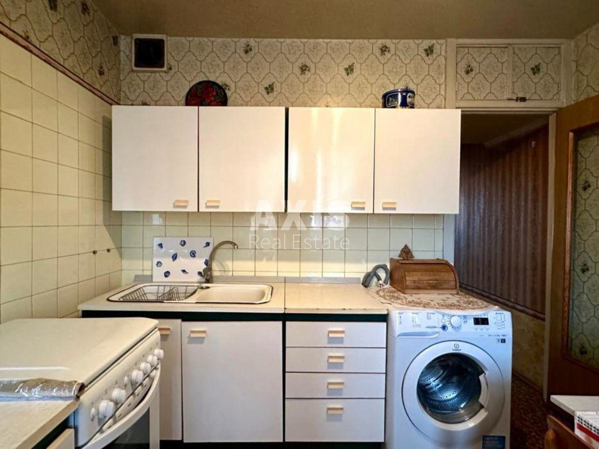 3k apartment nab. Rusanivs'ka 10