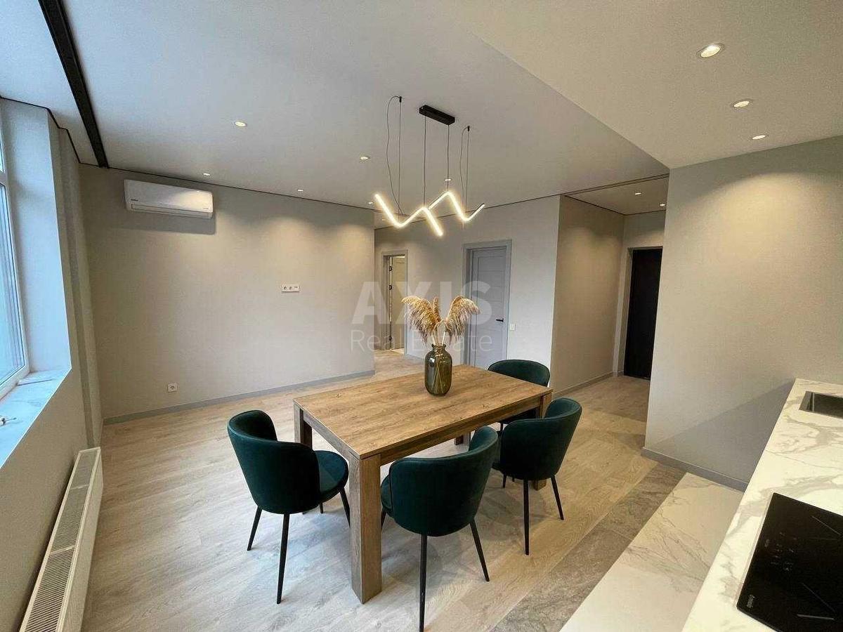 2k apartment vul. Rodyny Kristeriv 200