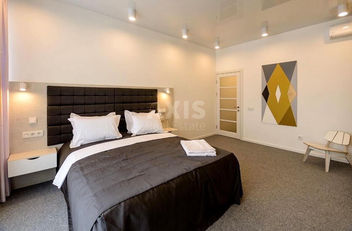 2k apartment uzv. Klovs'kyj 7615517