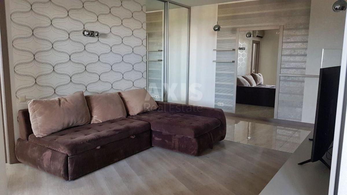 3k apartment vul. Sikors'kogo Igorja Aviakonstruktora 44