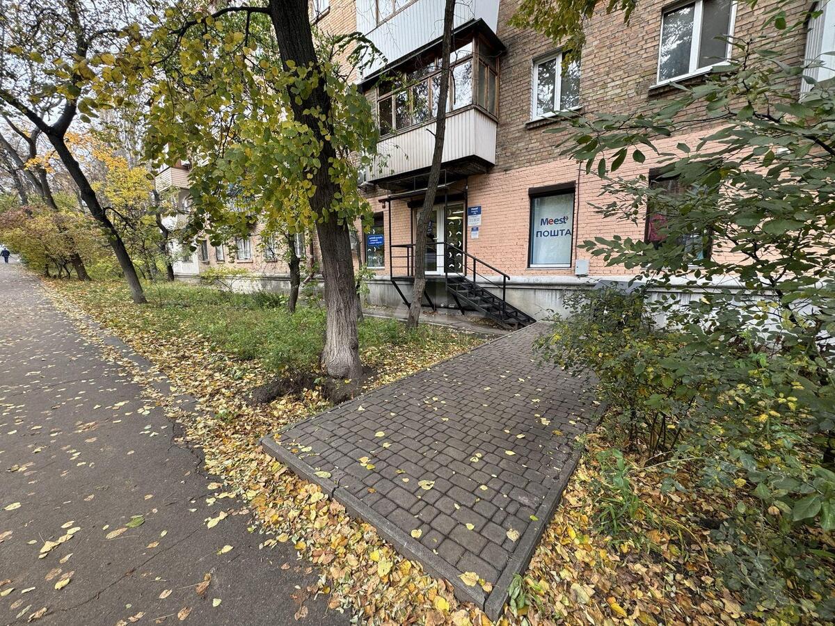 Объект торговли ул. Ольжича 10, 42м2608810