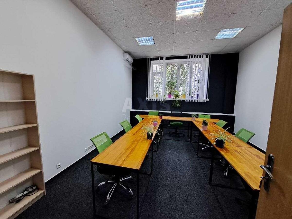 Офис ул. Желябова 2, 27м22
