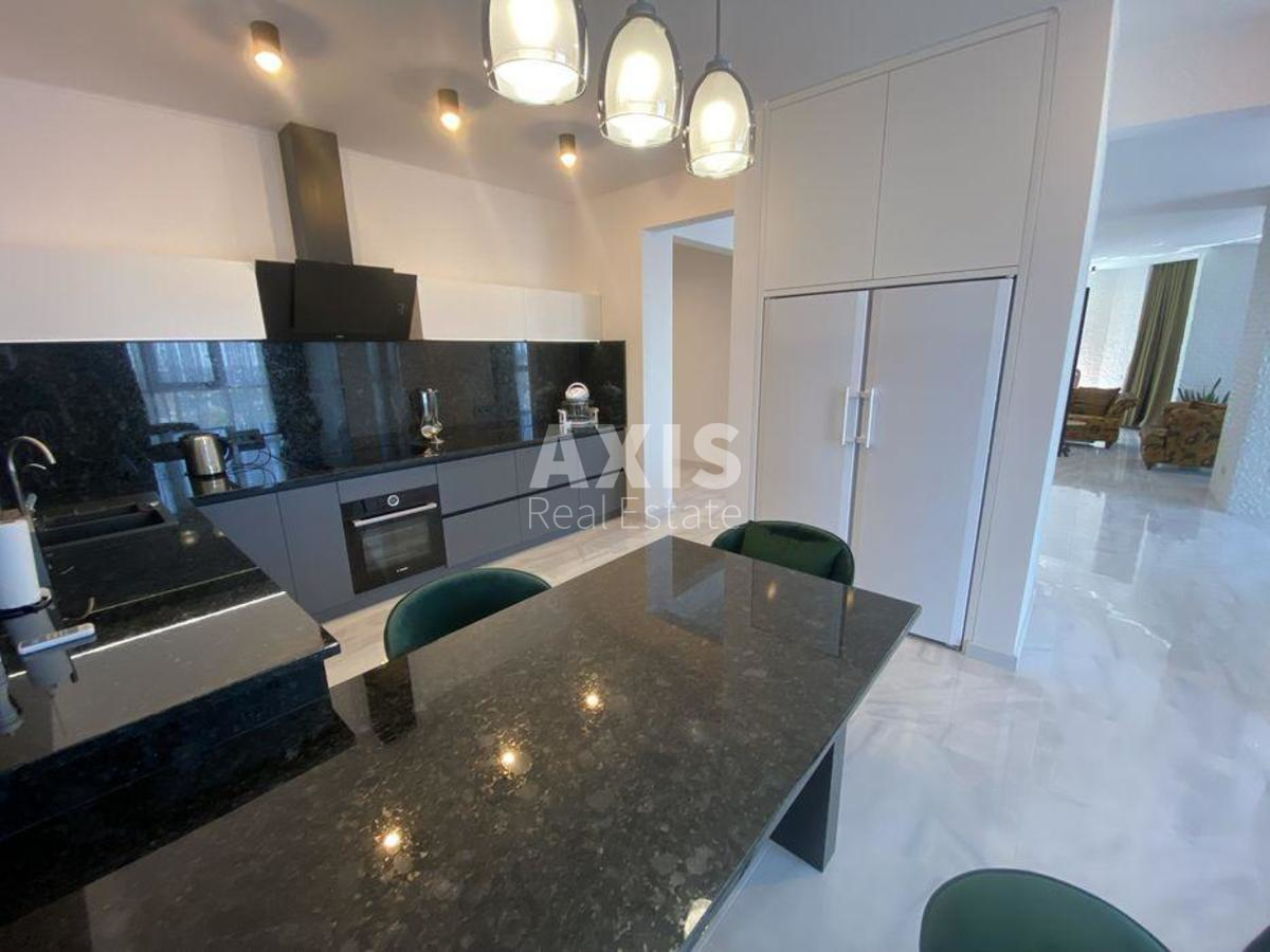 3k apartment vul. Dragomyrova Myhajla 4в0