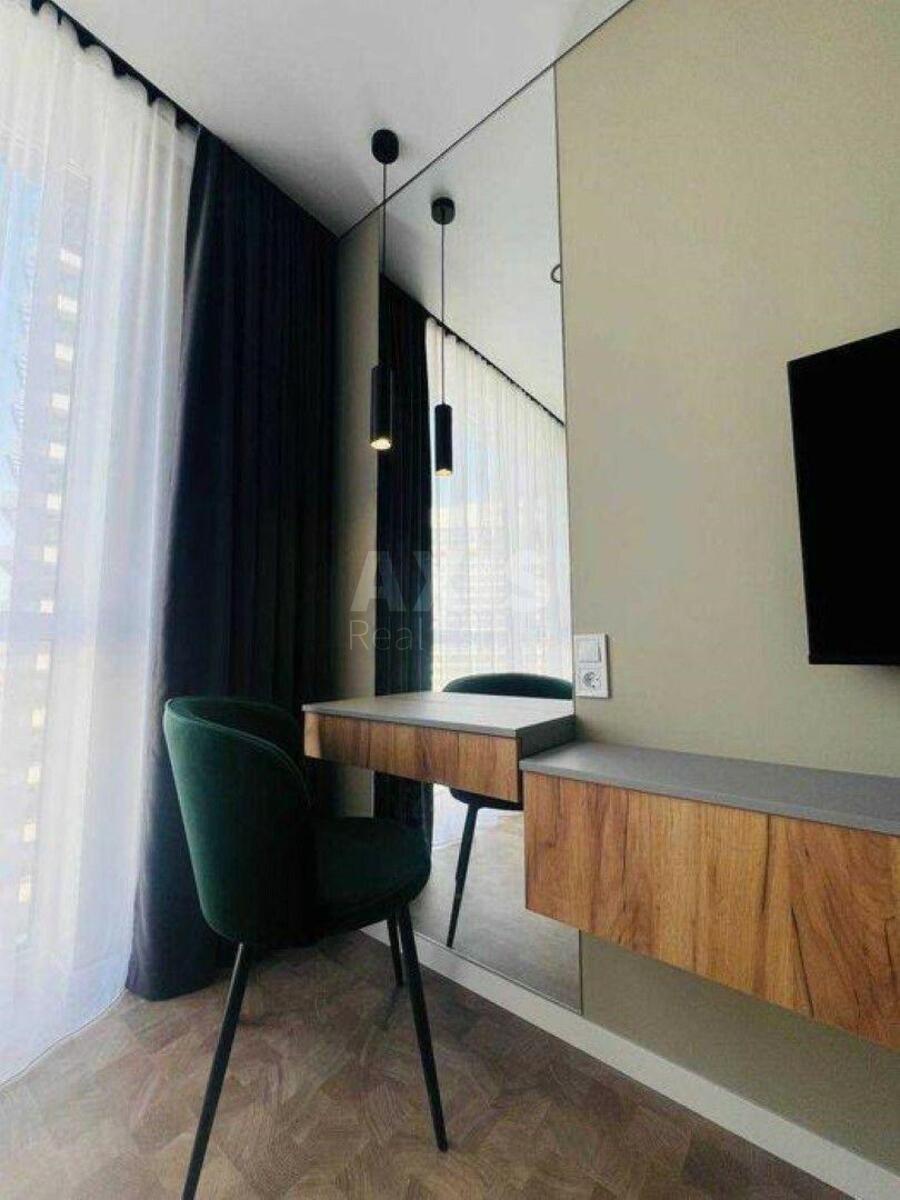 1k apartment nab. Dniprovs'ka 15Ж7