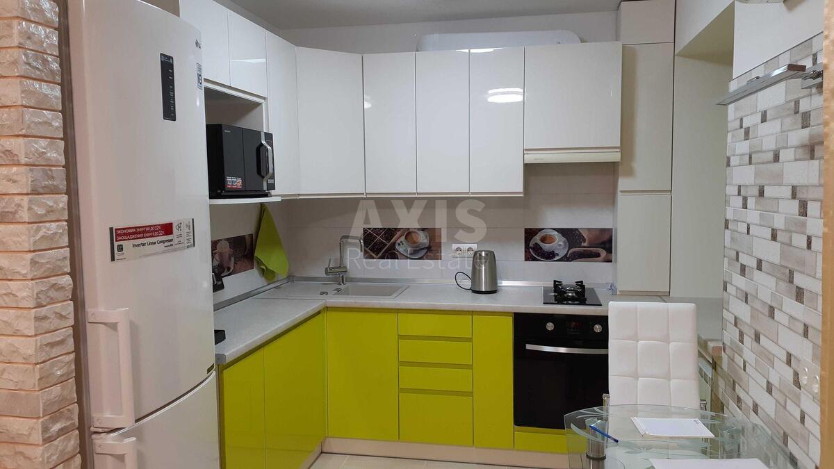 1k apartment vul. Sormovs'ka 3