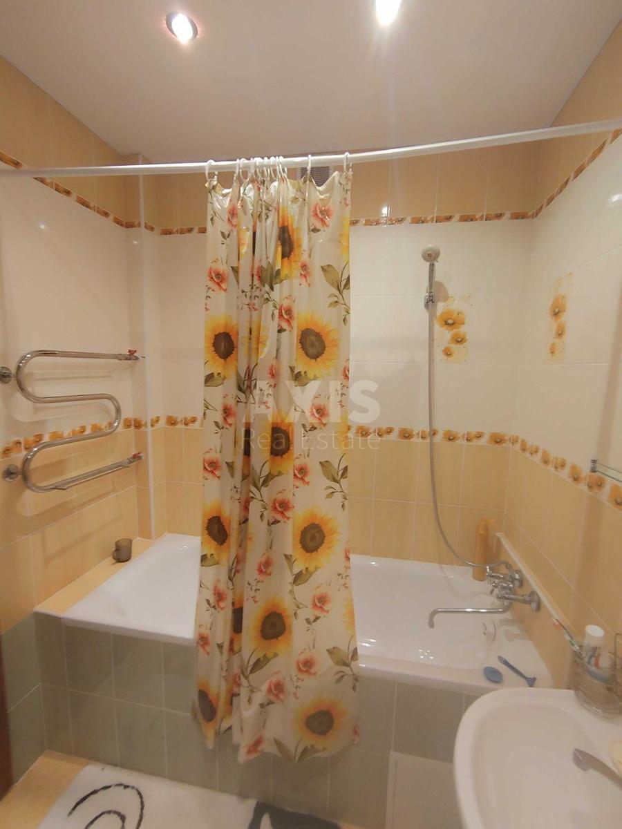 2k apartment vul. Myloslavs'ka 126