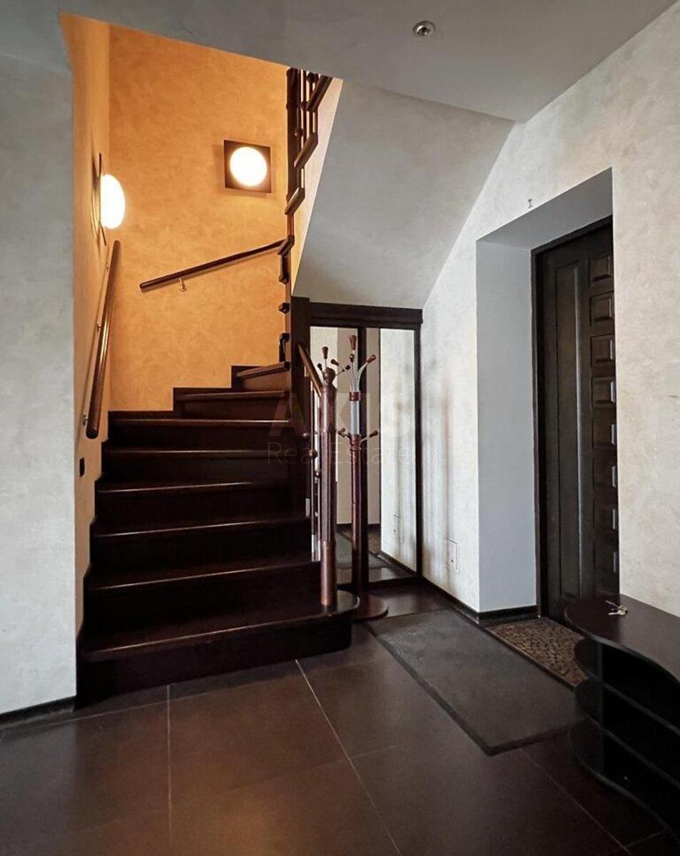 5k apartment vul. Turgenjevs'ka 28/30А3