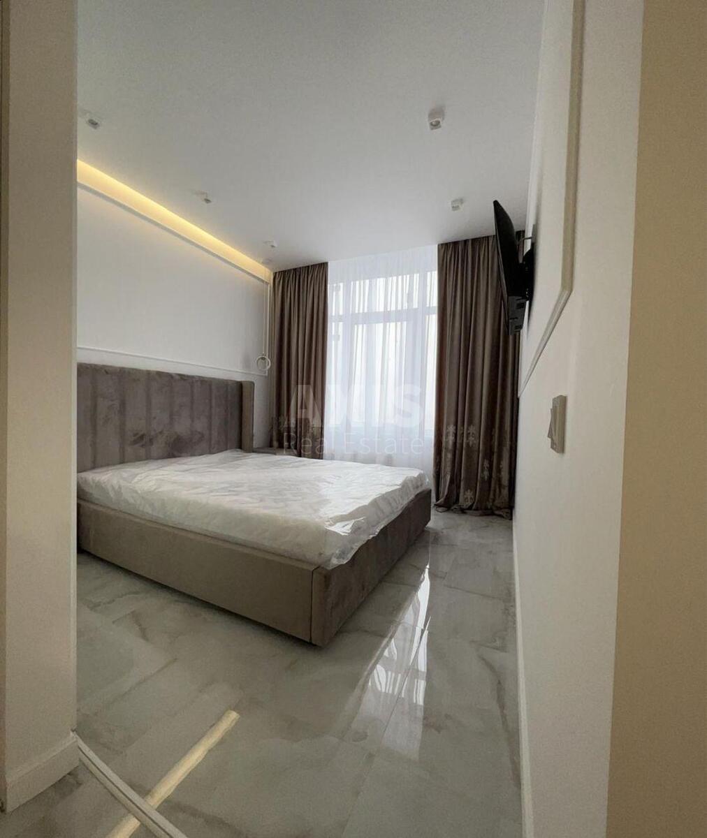 1k apartment vul. Sverstjuka Jevgena 4591014