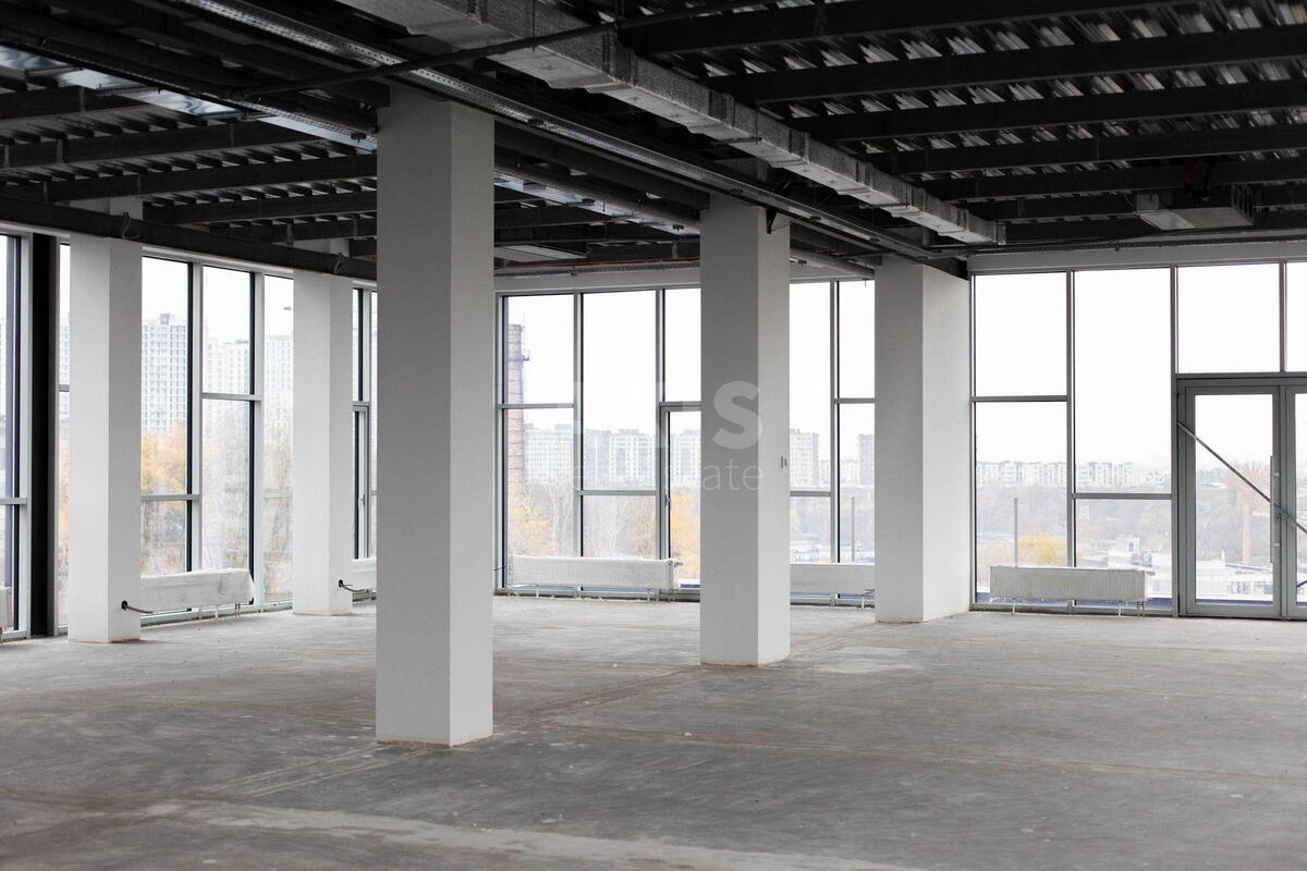Office vul. Amurs'ka 6, 395m28