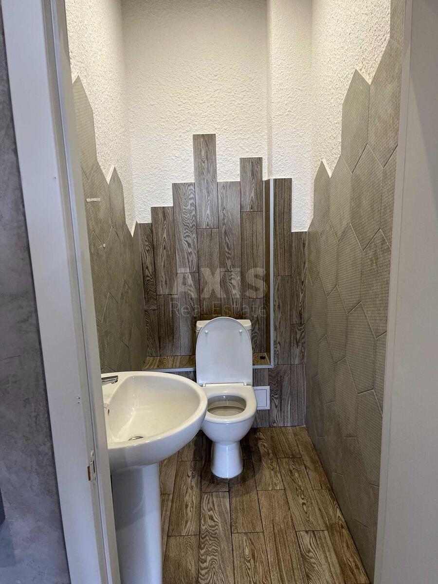 Office vul. Barbjusa Anri 5В, 68m23