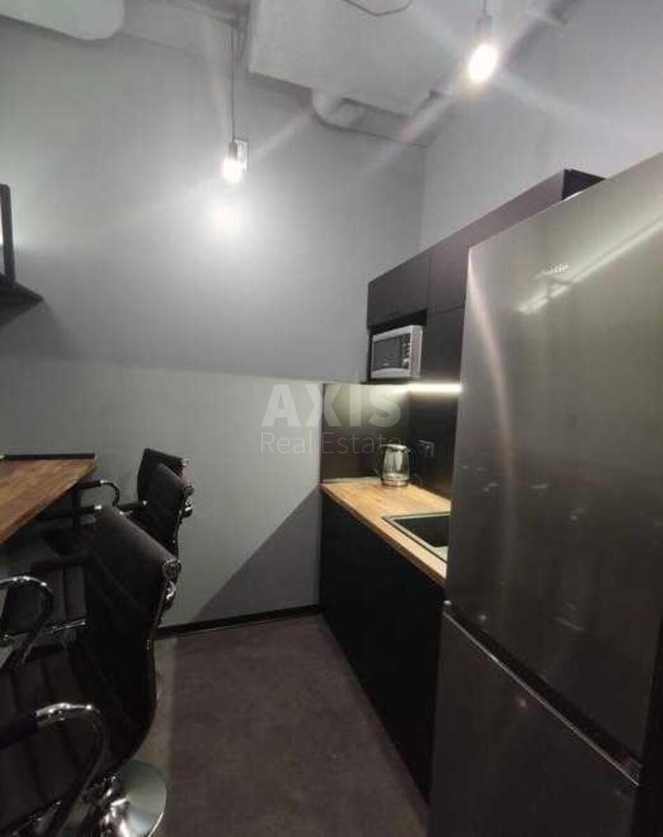 Office vul. Zhyljans'ka 68, 100m26