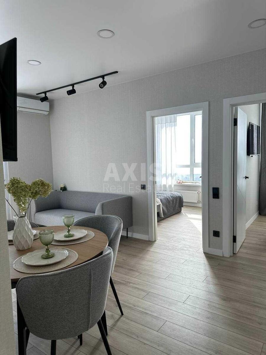 2k apartment vul. Virmens'ka 8/1272