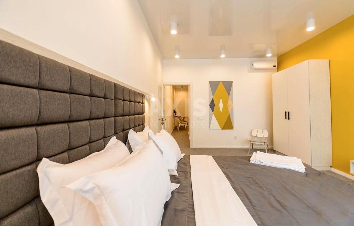 2k apartment uzv. Klovs'kyj 7615515