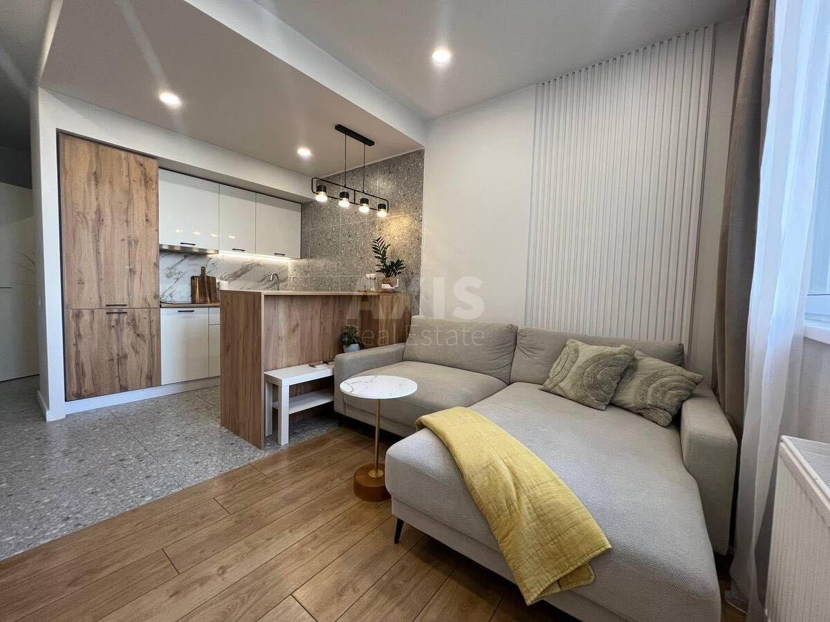 2k apartment vul. Revuc'kogo 400