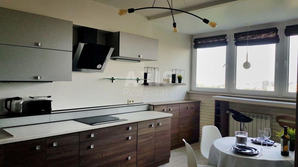 3k apartment vul. Sikors'kogo Igorja Aviakonstruktora 42