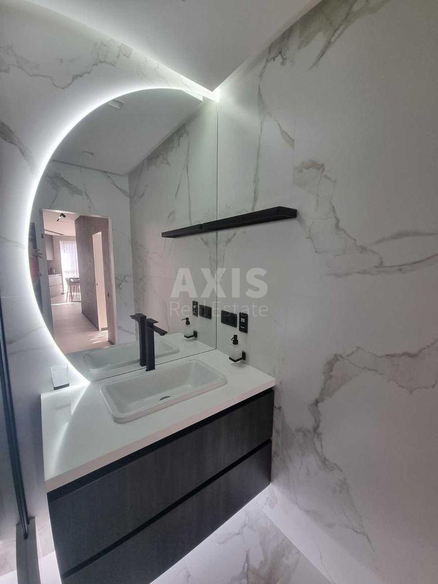3k apartment vul. Lypkivs'kogo Vasylja Mytropolyta 16Г5