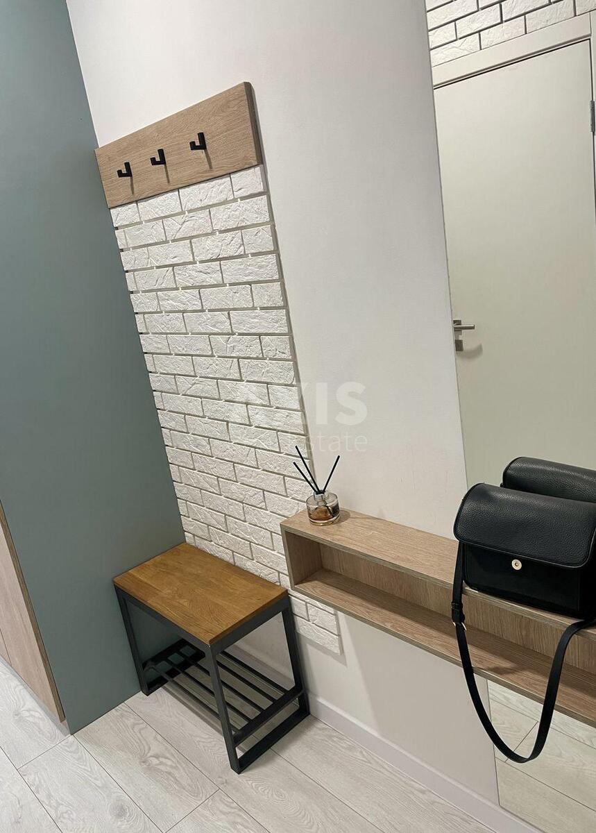 1k apartment vul. Central'na 192
