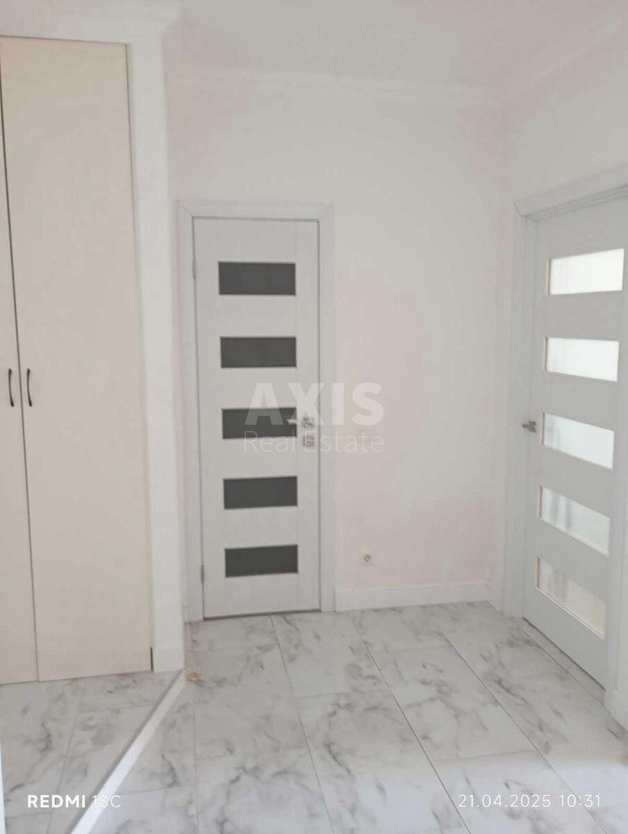 1k apartment vul. Zahidna 102