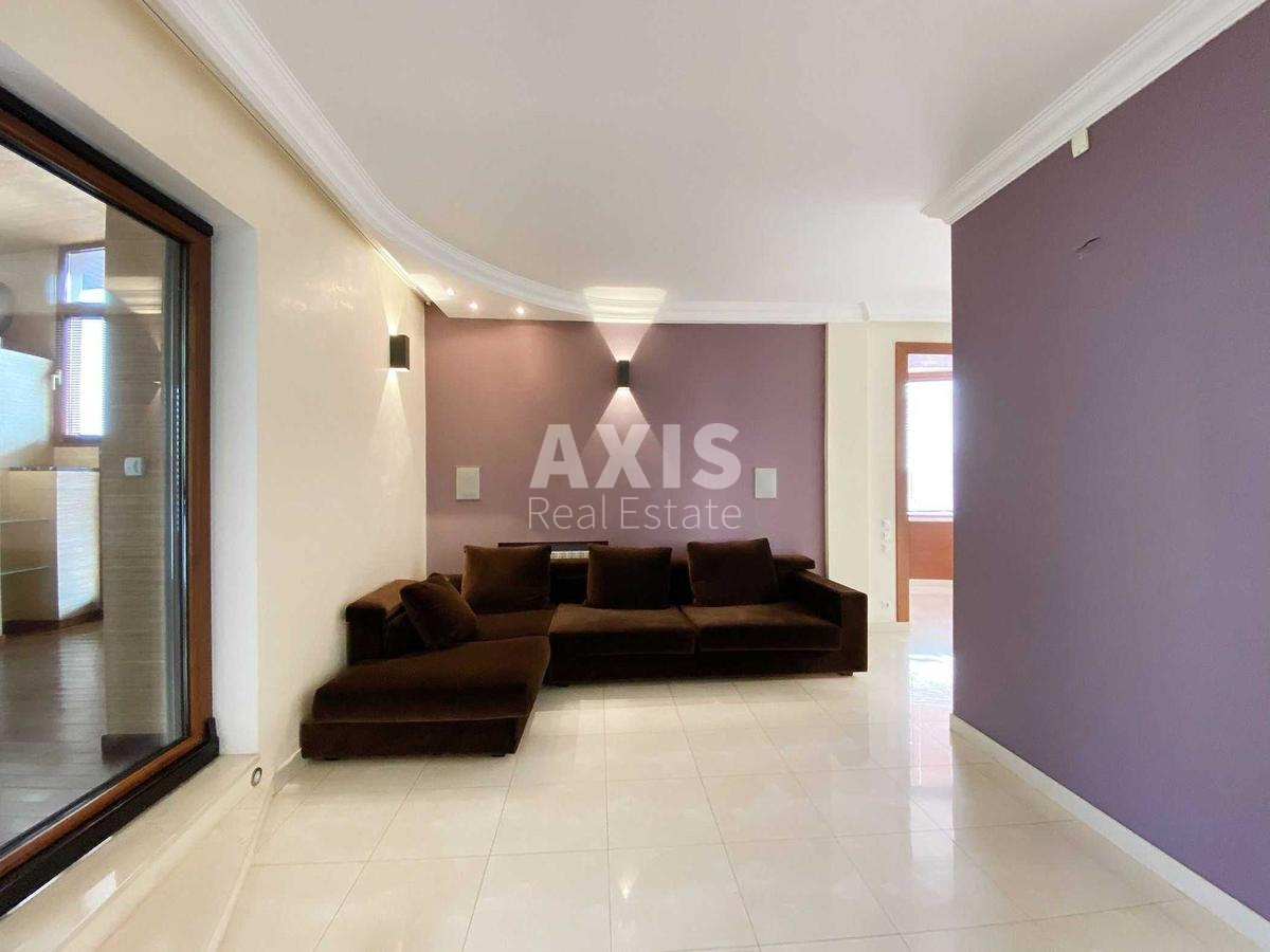 4k apartment vul. Nazarivs'ka 112
