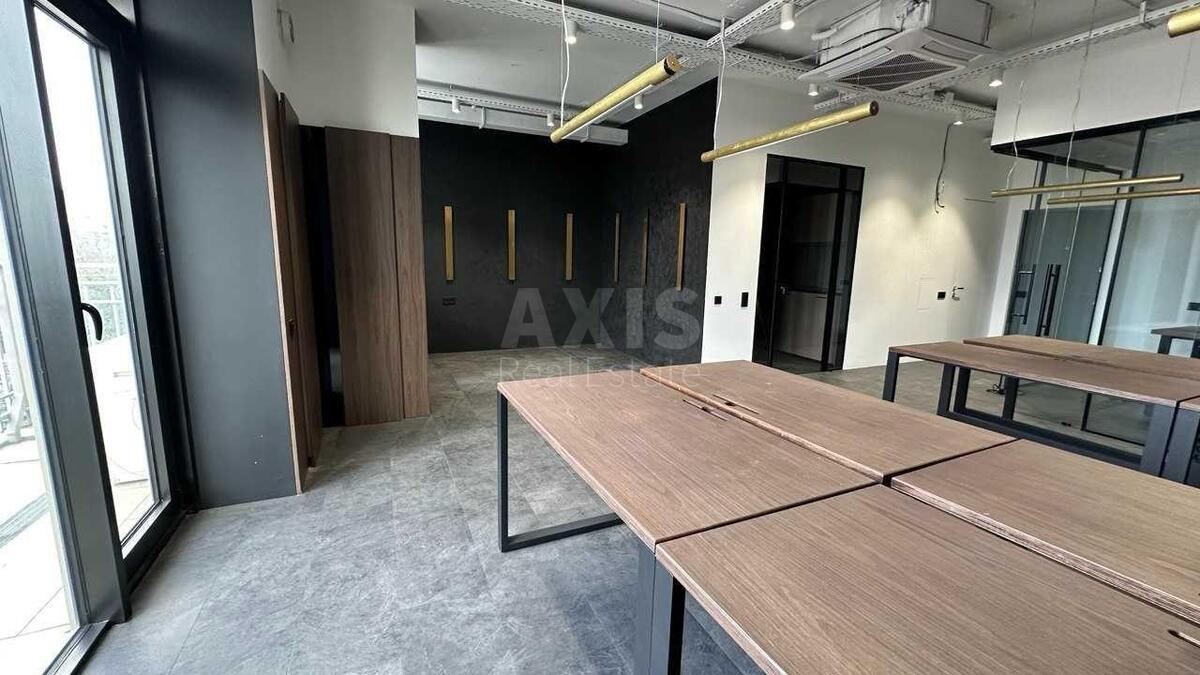 4k apartment vul. Bul'varno-Kudrjavs'ka 212