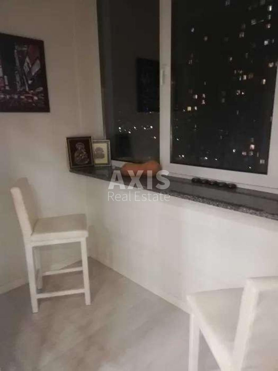 3k apartment vul. Sverstjuka Jevgena 45