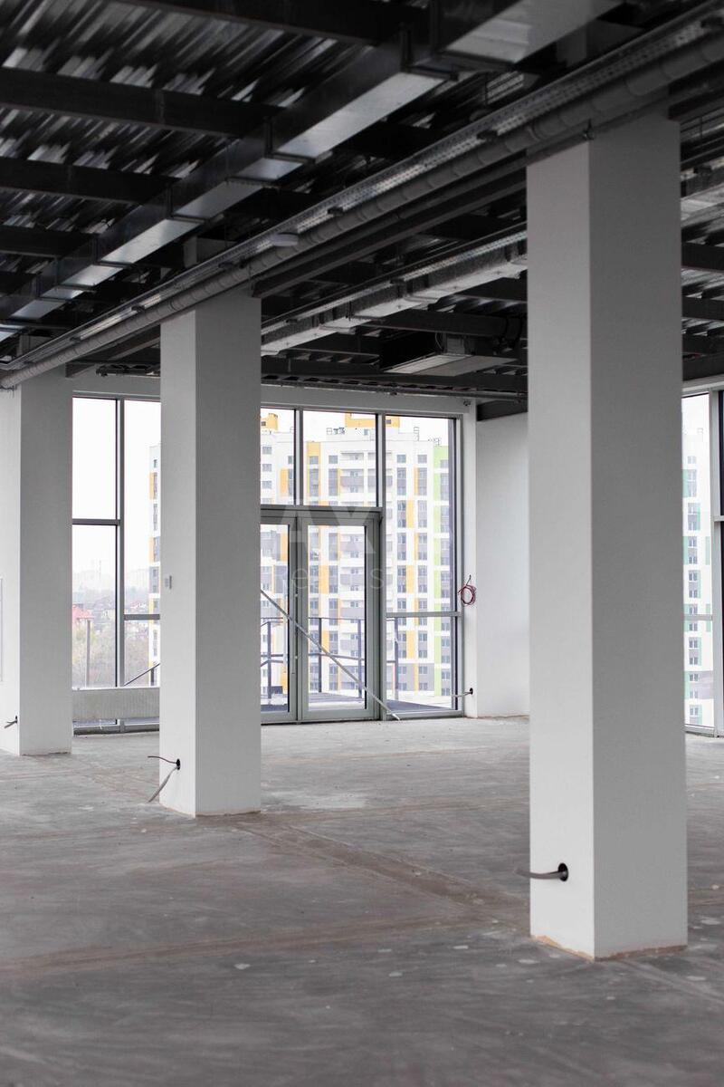 Office vul. Amurs'ka 6, 395m29