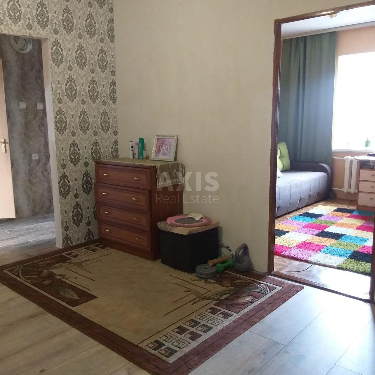 3k apartment vul. Sribnokil's'ka 83