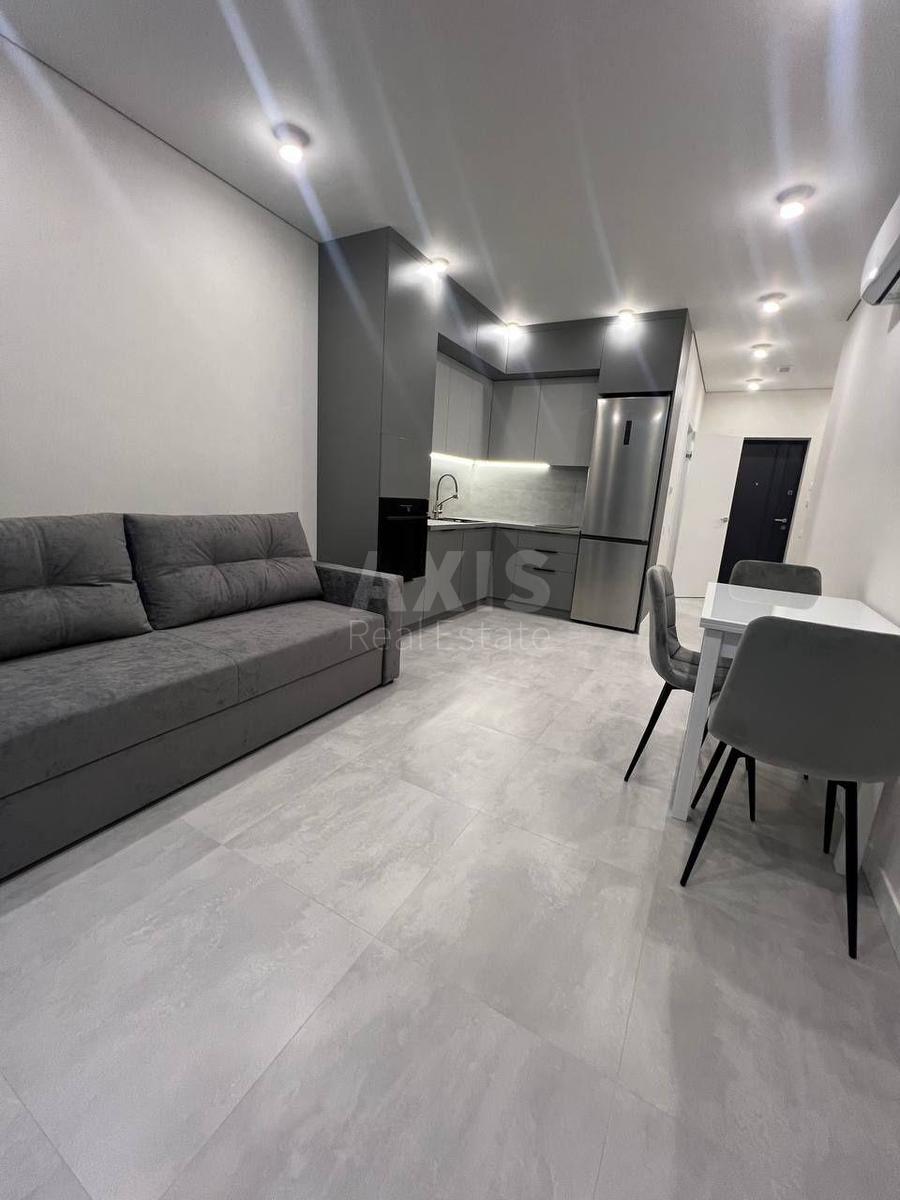 1k apartment nab. Dniprovs'ka 15Є0