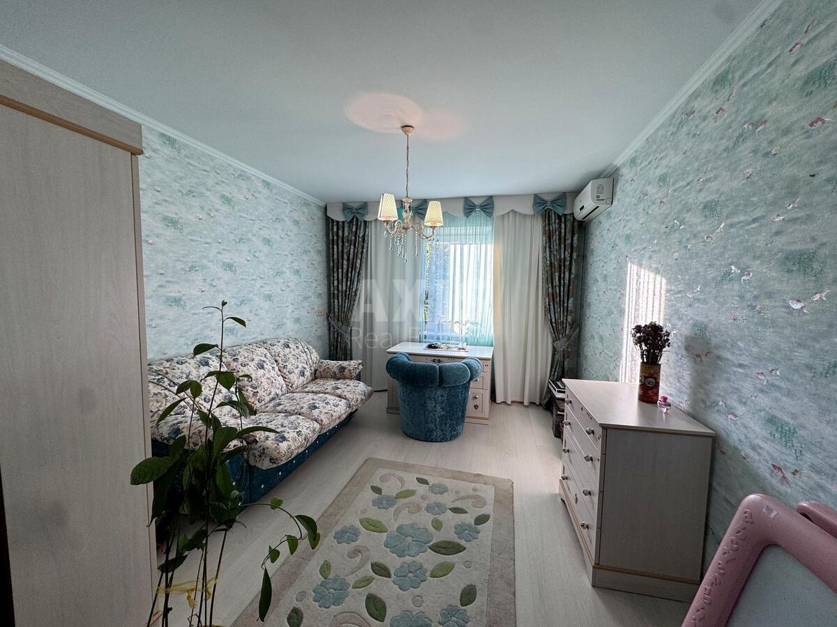 3k apartment vul. Ahmatovoi' Anny 15615033