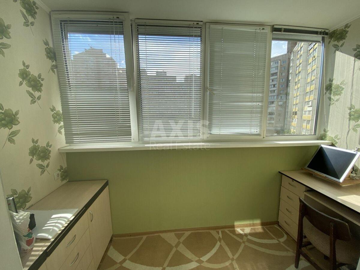 2k apartment pr-t Glushkova Akademika 17615776