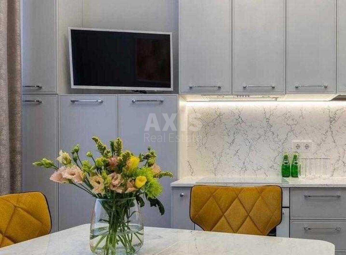 1k apartment vul. Dragomyrova Myhajla 20