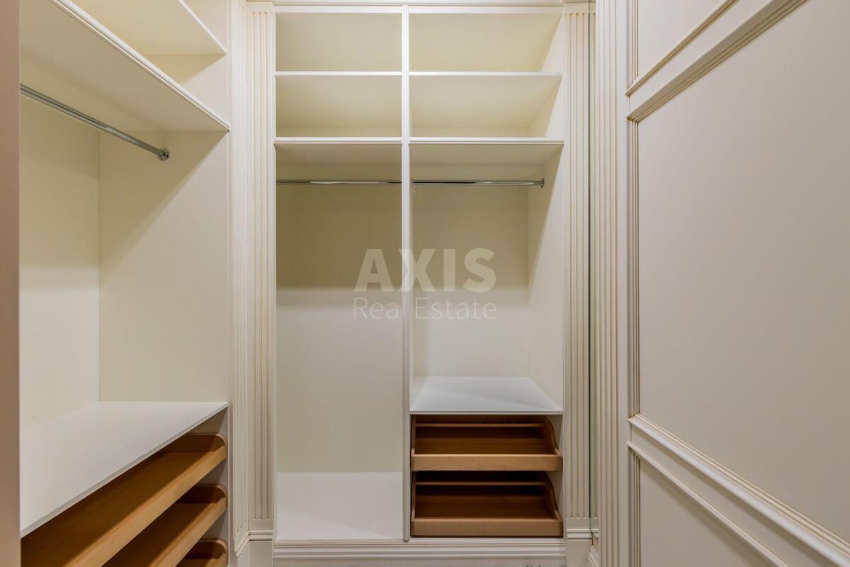 4k apartment vul. Zvirynec'ka 4711